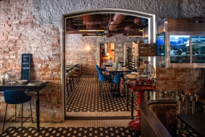BistroBardot_Kuvitus_Sali